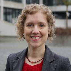 Dr Julia Snyder