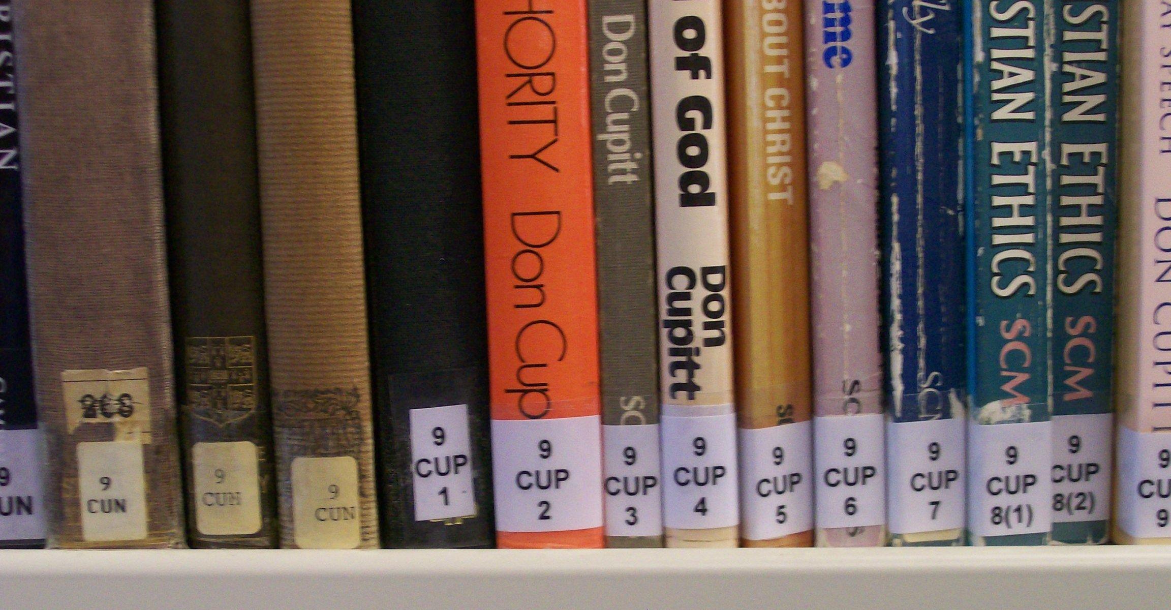 One example of the classmarks with running numbers, next to "old style" classmarks Finding books at the Library